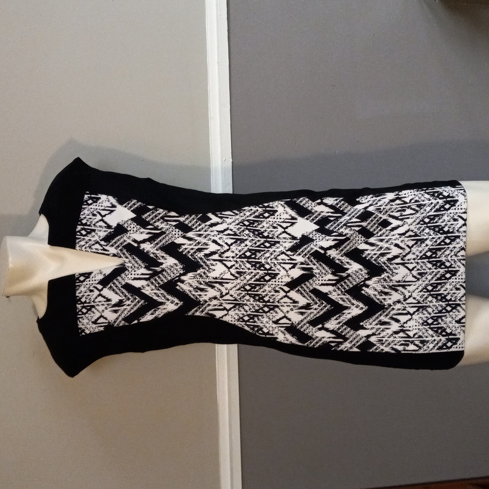Dressbarn Black and White Patterened, Sleeveless, Zip Back Dress